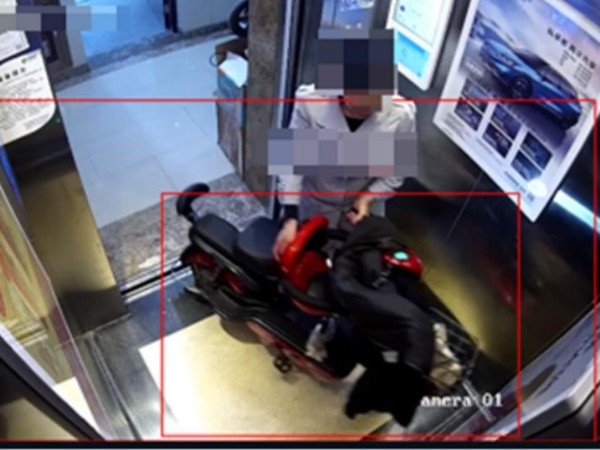 智能警戒攝像機安裝后電動車就不能上樓了，杜絕安全隱患